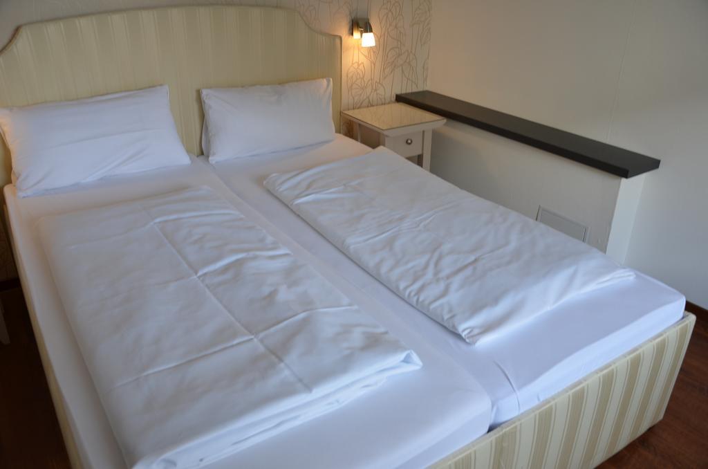 Hotel Am Nordkreuz Harrislee Exterior photo